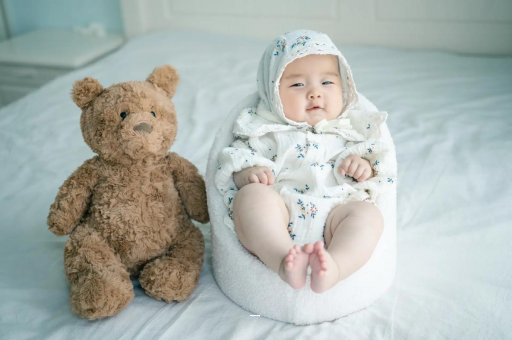 喀什宝宝多大可以喝纯牛奶